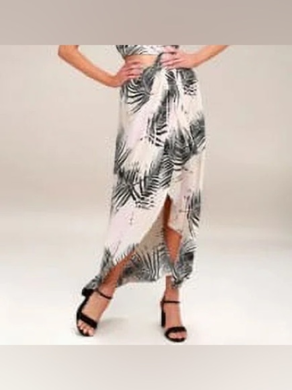 3 for $15 🦋🦋 MinkPink Multi Isla maxi Skirt NWT